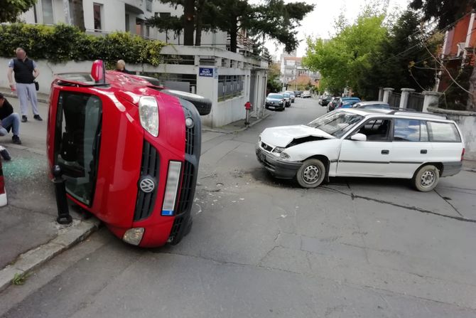 Saobraćajna nesreća, ugao Majke Angeline i Llidenske ulice