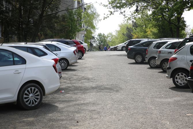Krađa Točkova, Strumička Ulica Krađa Točkova, Strumička Ulica