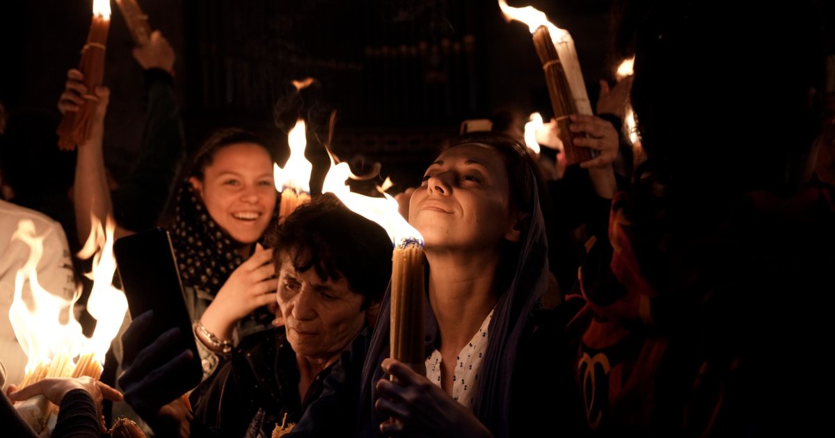 Deljenje Blagodatnog ognja večeras u Hramu Svetog Save u Beogradu