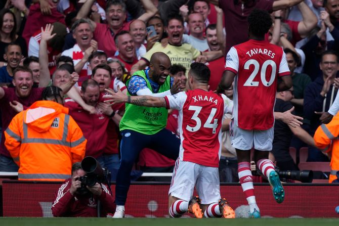 FK Arsenal, FK Mančester Junajted