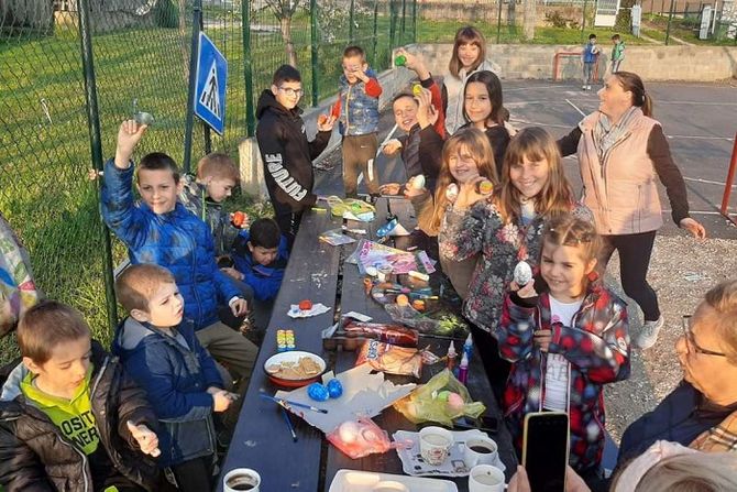 Topola, 20 mališana živi u ulici