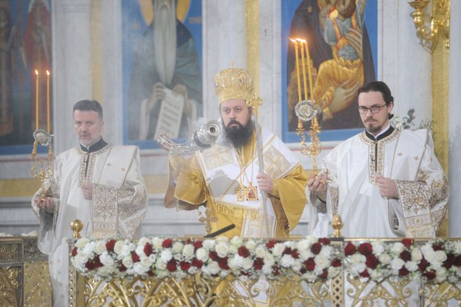 Vaskršnja liturgija u  Hramu Svetog Save Uskrs