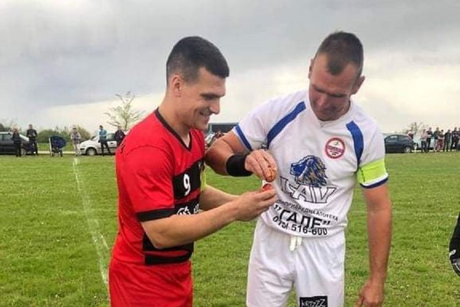 Kucanje jajima u beton ligi Kucanje jajima u beton ligi