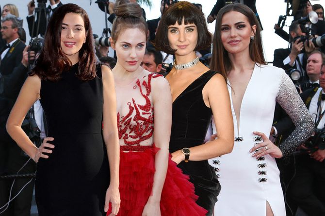 Berguzar Korel, Meryem Uzerli, Tuba Buyukustun, Fahriye Evcen