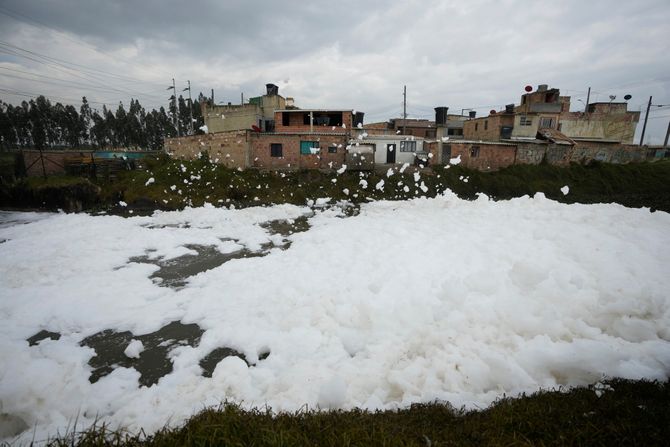 Kolumbija, toksična pena, Colombia Polluted River