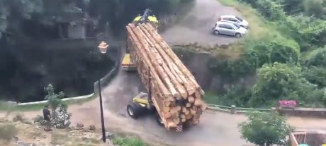 kamion drva most