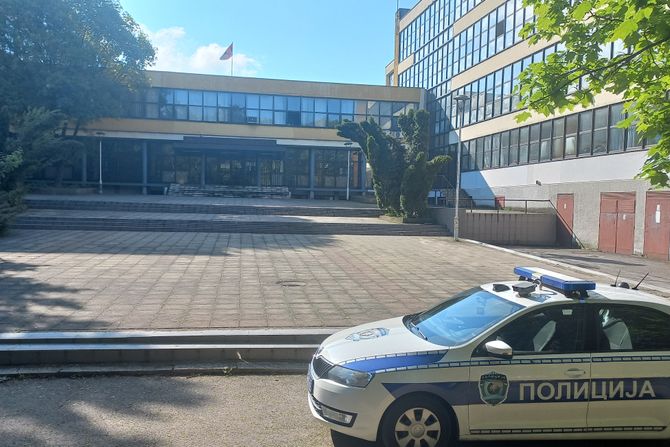 Medicinska škola Zvezdara, policija uviđaj