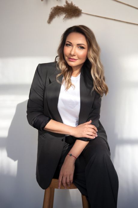 Dr Maja Velimirov Dr Maja Velimirov