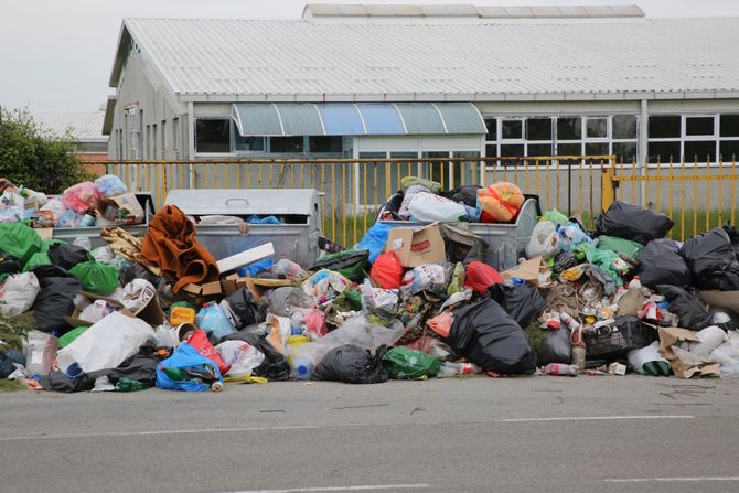 Divlja deponija, Naselje Trešnja kod Avale