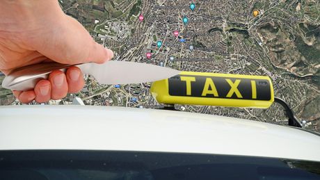 Priština, taksi nož