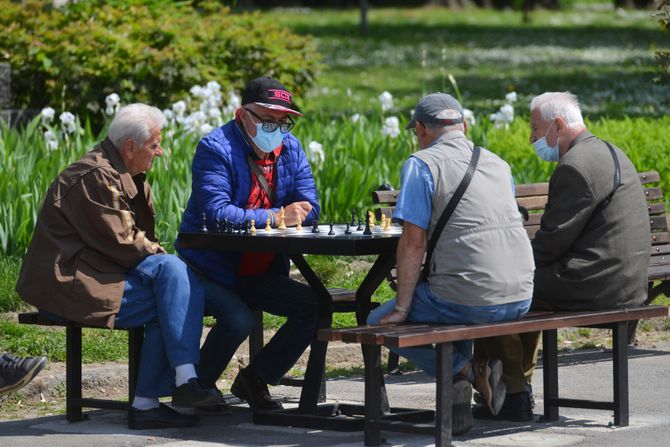 praznik, lepo vreme, suncan dan, vremenska prognoza, šetči park