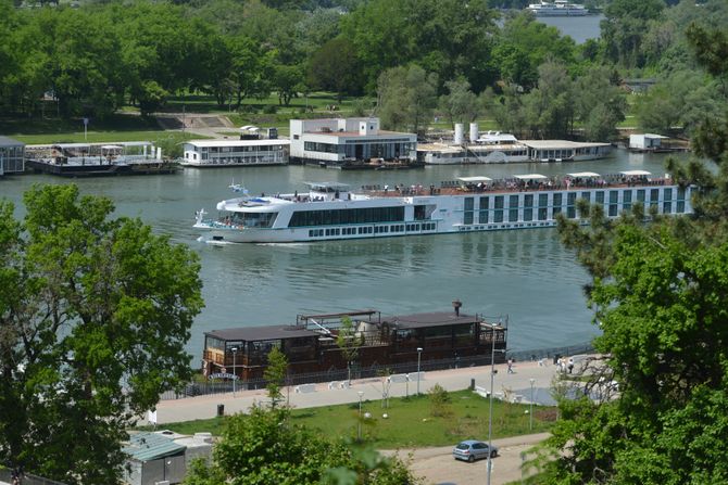 praznik, lepo vreme, suncan dan, vremenska prognoza, šetči park praznik, lepo vreme, suncan dan, vremenska prognoza, šetči park