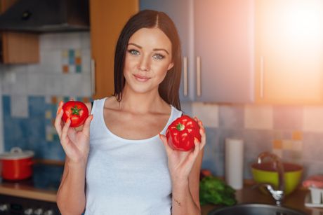 žena, zdrava hrana, povrće, paradajz, paprika