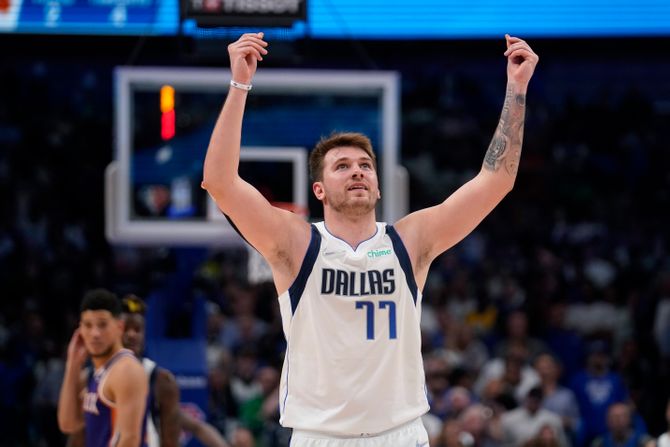 Dalas Maveriks, Luka Dončić Dalas Maveriks, Luka Dončić
