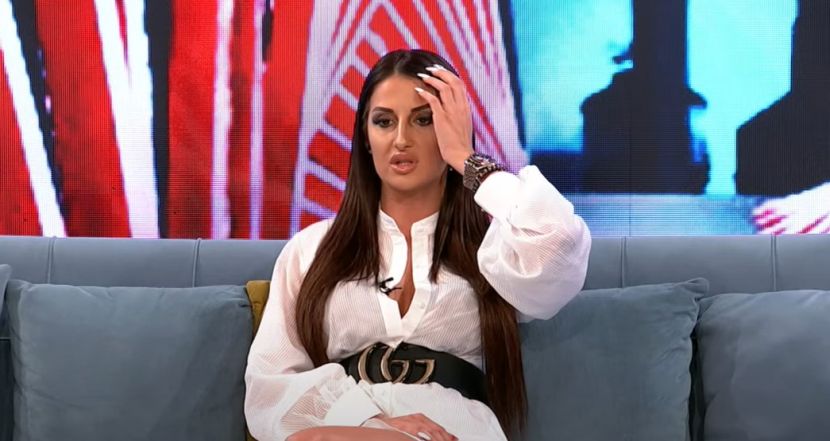 "Ti si nevaspitana i lopov!" Pevačica optužila koleginicu za krađu bakšiša: "Rekla mi je da sam nesposobna"