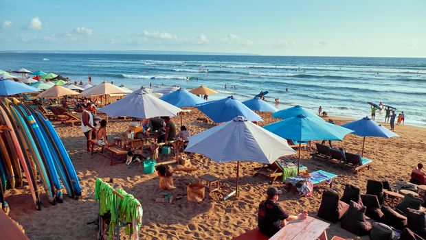 Canggu plaža Bali đubre na plaži