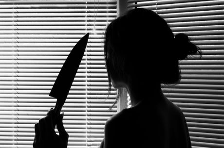 Nož, manijak, napad nožem, tuča, obračun, žena,  porodica u porodici, nasilje nad ženama