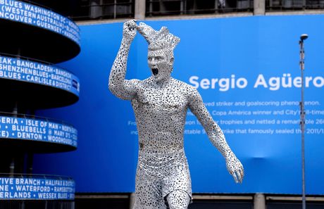 Serhio Aguero, statua