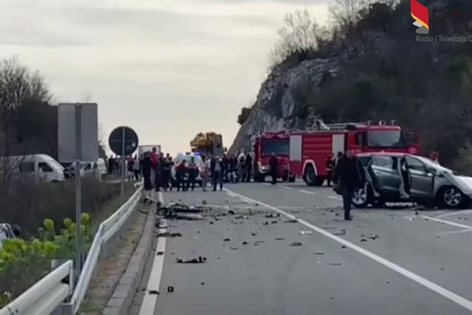 Cetinje Crna Gora udes na putu prema cetinju stradale tri osobe