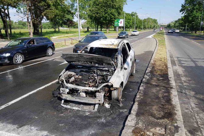 Požar, automobil, Palata Srbije