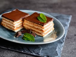 medene kore, medena pita, kolač, slatkiš, poslastica