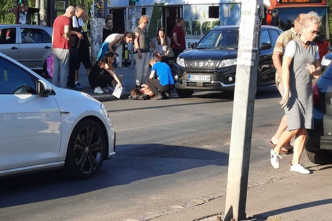 Žena saobraćaj ulica nesreća Žena saobraćaj ulica nesreća