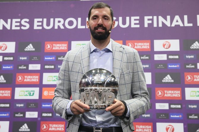 Nikola Mirotić Nikola Mirotić