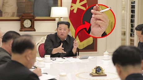 Kim Džong Un partija sastanak cigareta