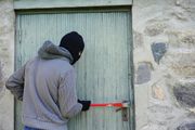 Kako da ne postanete laka meta: Trikovi kojima provalnici proveravaju da li ste kući, ova sitnicu vas odaje
