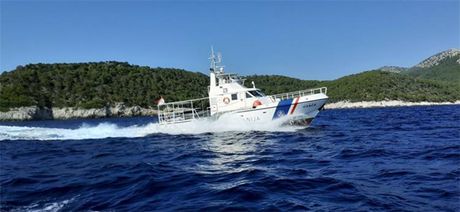 U toku je potraga za pet članova posade italijanskog tegljača transportera "Franco P".