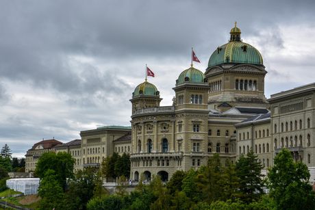 Zrada Švajcarske Vlade, Federal Palace of Switzerland