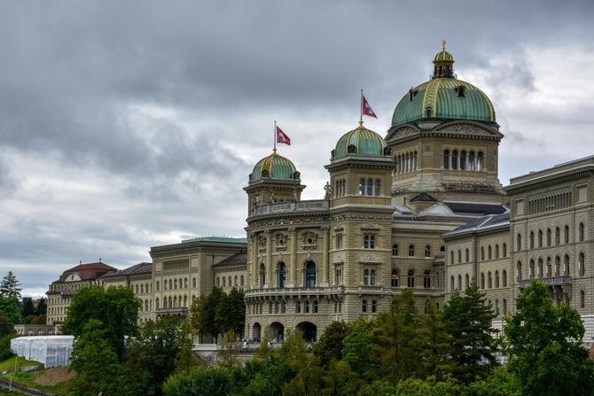 Zrada Švajcarske Vlade, Federal Palace of Switzerland