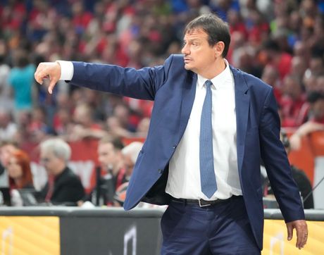 KK Olimpijakos, KK Efes KK Olimpijakos, KK Efes