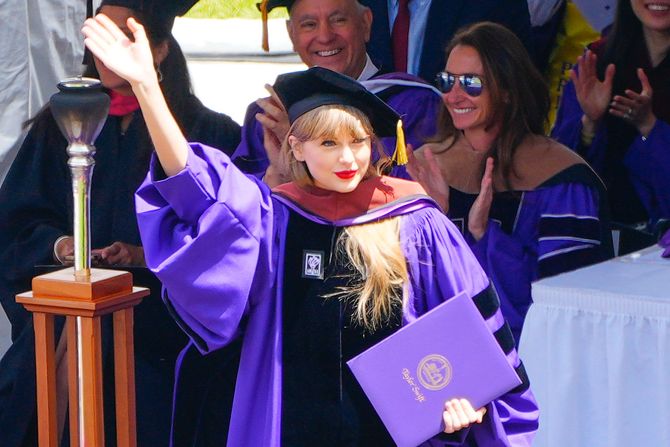 Taylor Swift Tejlor Svift Taylor Swift Tejlor Svift
