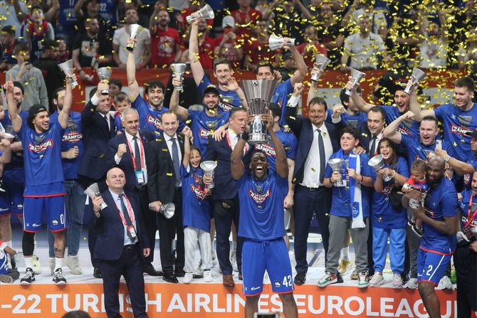 Anadolu Efes, Fajnal for Beograd