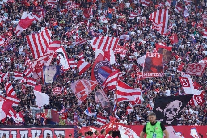 Fk crvena Zvezda - FK Voždovac, Delije Sever