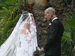 Kourtney Kardashian, Travis Barker