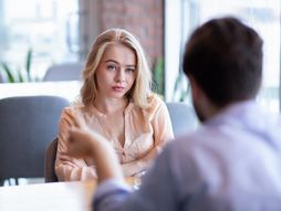 Sastanak, svađa, ljubav, izlazak, nepoverenje, prepirka