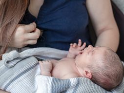 Dojenje, beba, plač, plakanje, bebe