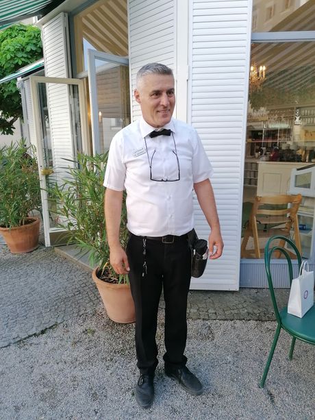 Marinko Perić Kafe kafić Tomaseli Salcburg Austrija Marinko Perić Kafe kafić Tomaseli Salcburg Austrija