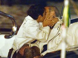 Kourtney Kardashian i Travis Barker, Kortni Kardašijan