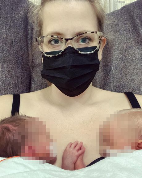 Majka blizanci deca Ashton Rawley