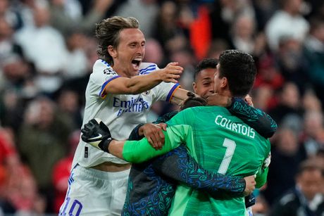Finale Lige šampiona FK Liverpul - FK Real Madrid Luka Modrić Tiba Kurtou