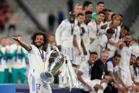 Finale Lige šampiona FK Liverpul - FK Real Madrid trofej pehar
