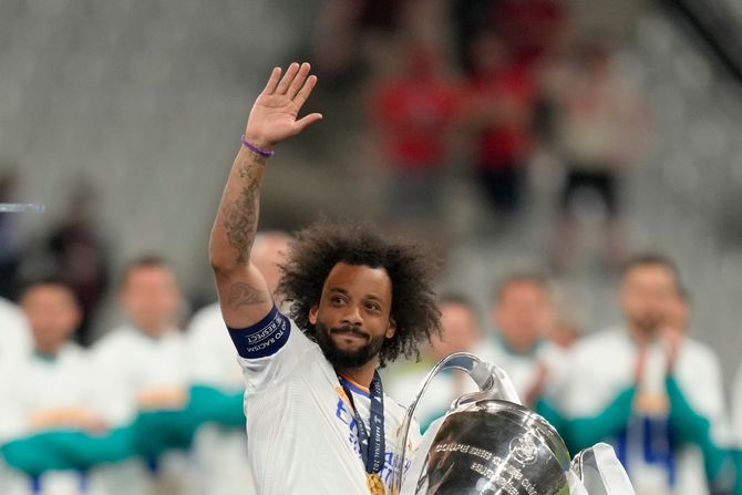 Finale Lige šampiona FK Liverpul - FK Real Madrid trofej pehar Finale Lige šampiona FK Liverpul - FK Real Madrid trofej pehar