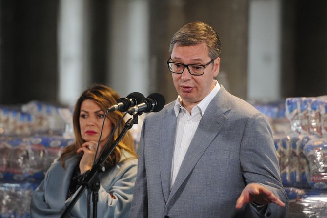 Aleksandar Vučić obišao skladišta Republičke direkcije za robne rezerve