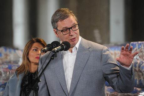Aleksandar Vučić obišao skladišta Republičke direkcije za robne rezerve