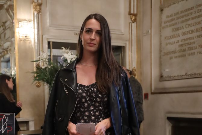 Premijera predstave "Rat i mir" na Velikoj sceni Narodnog pozorišta u Beogradu Premijera predstave "Rat i mir" na Velikoj sceni Narodnog pozorišta u Beogradu
