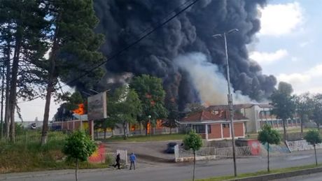 Tetovo, Makedonija Tabak fabrika požar