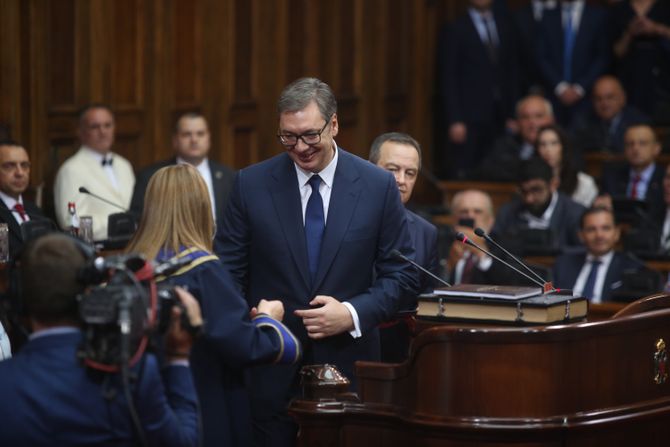 Aleksandar Vučić, Polaganje zakletve